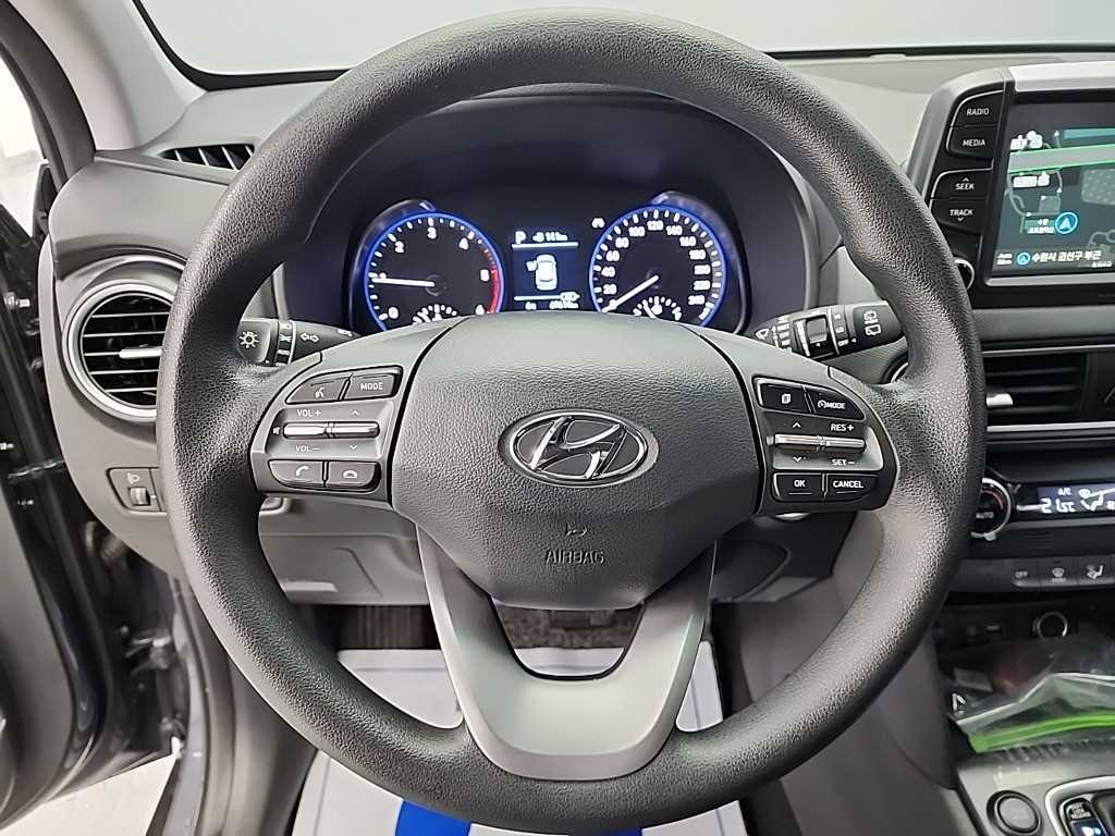 HYUNDAI Kona - Vista 9