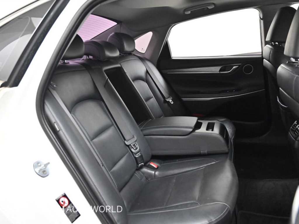 HYUNDAI Grandeur - Vista 11