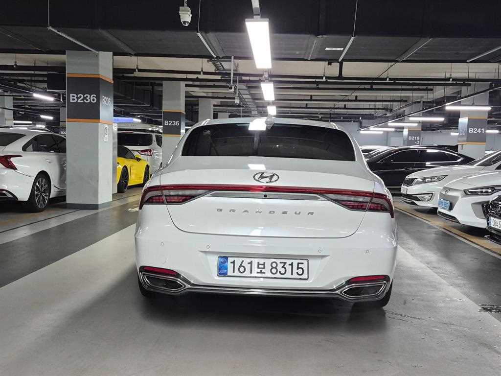 HYUNDAI Grandeur - Vista 4