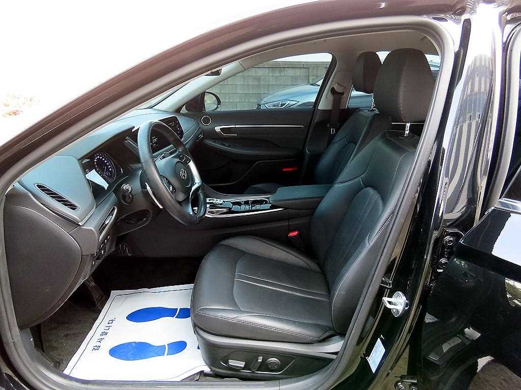 HYUNDAI Sonata - Vista 5