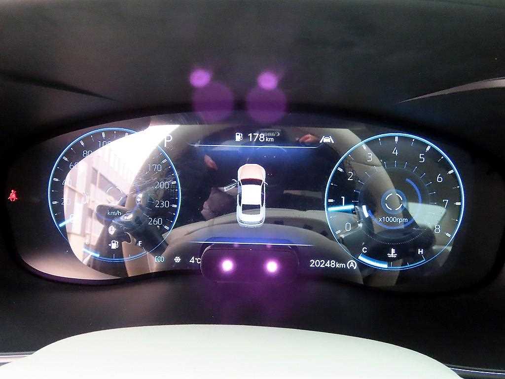 Genesis G70 - Vista 9