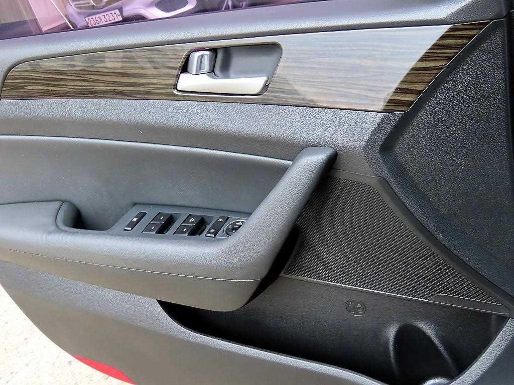 HYUNDAI Sonata - Vista 11