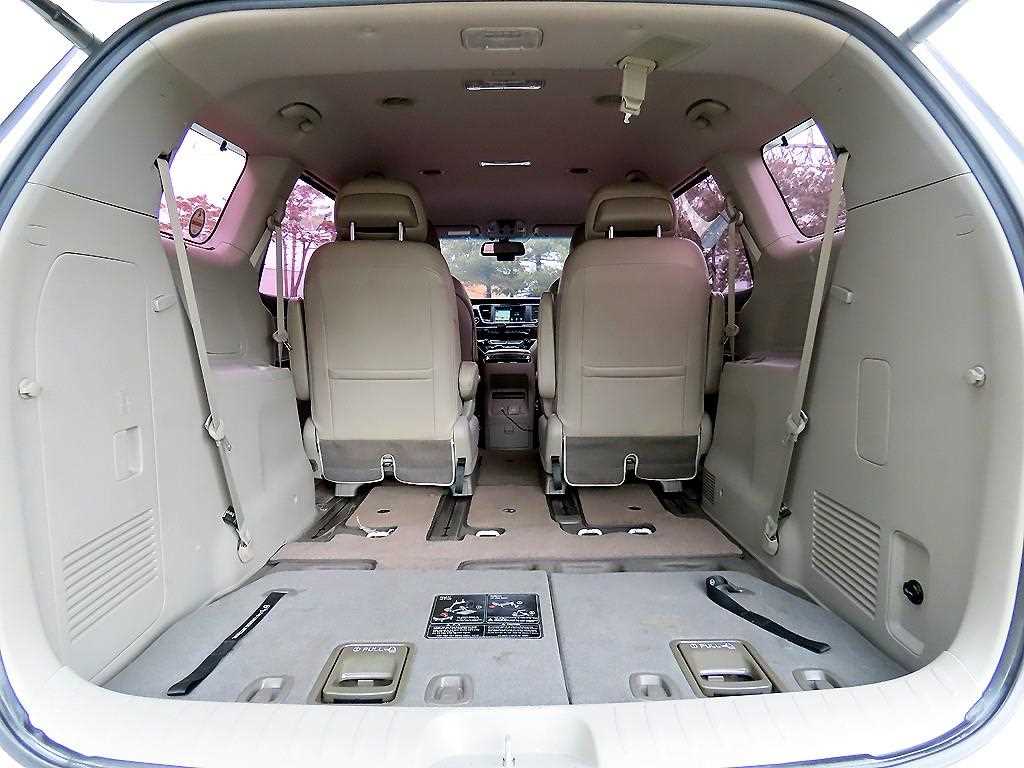 KIA Carnival 2016 Blanco - Importación desde Corea - HF Imports Iquique - Foto 17