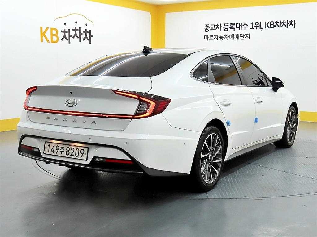HYUNDAI Sonata - Vista 4