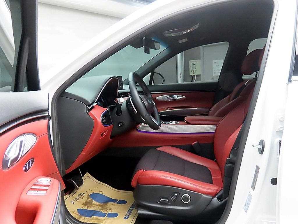 Genesis GV70 - Vista 5