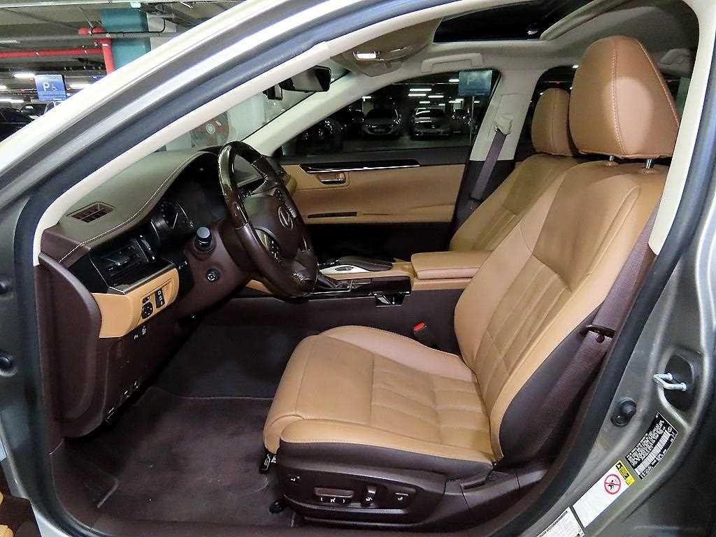 Lexus ES - Vista 6