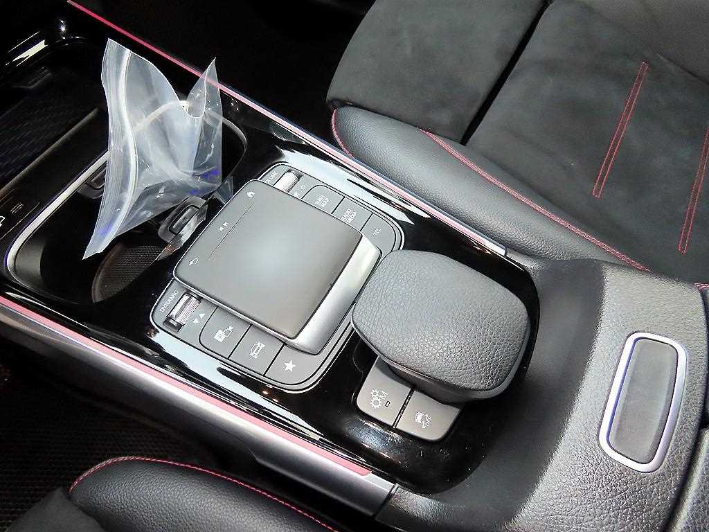 Mercedes Benz GLB Class - Vista 11