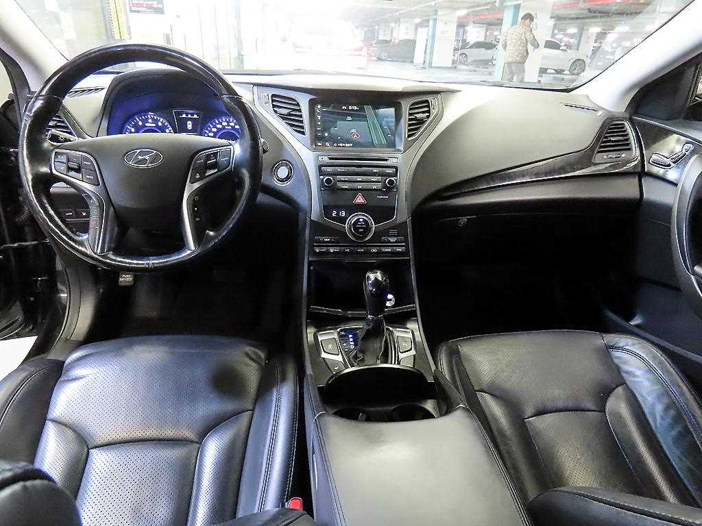 HYUNDAI Grandeur - Vista 10