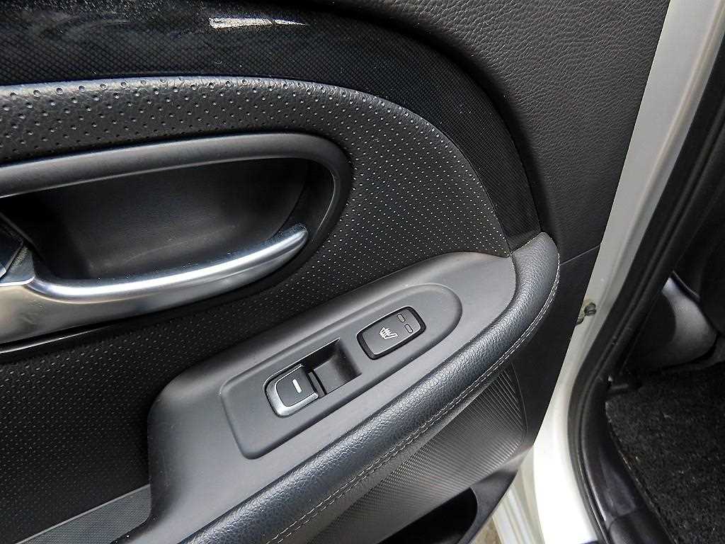 KIA Carens 2016 Plateado - Importación desde Corea - HF Imports Iquique - Foto 16