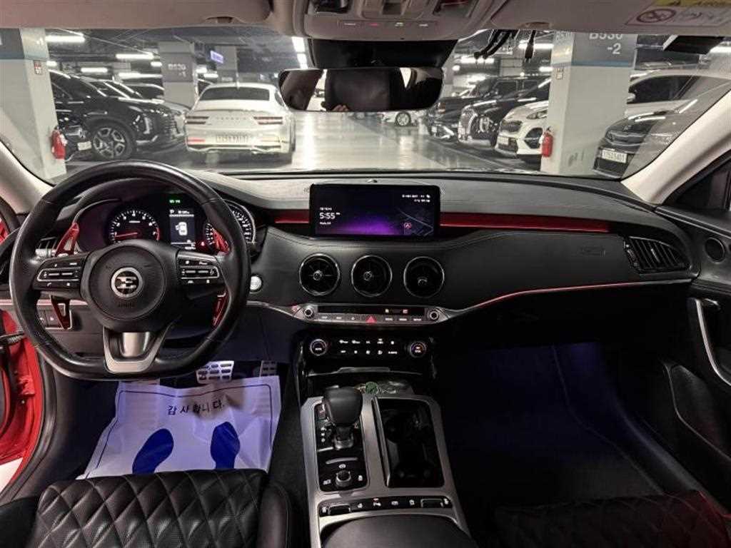 KIA Stinger - Vista 6