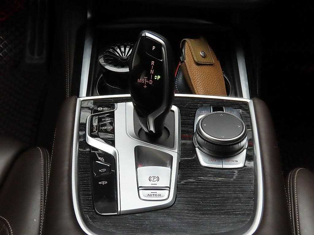 BMW 7 Series - Vista 10
