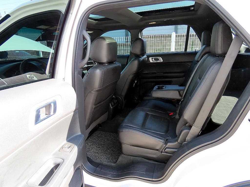 Ford Explorer - Vista 6