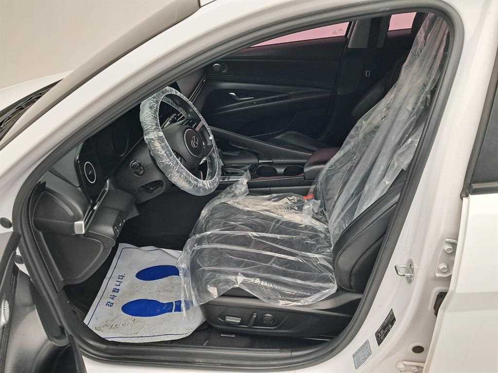 HYUNDAI Avante - Vista 11