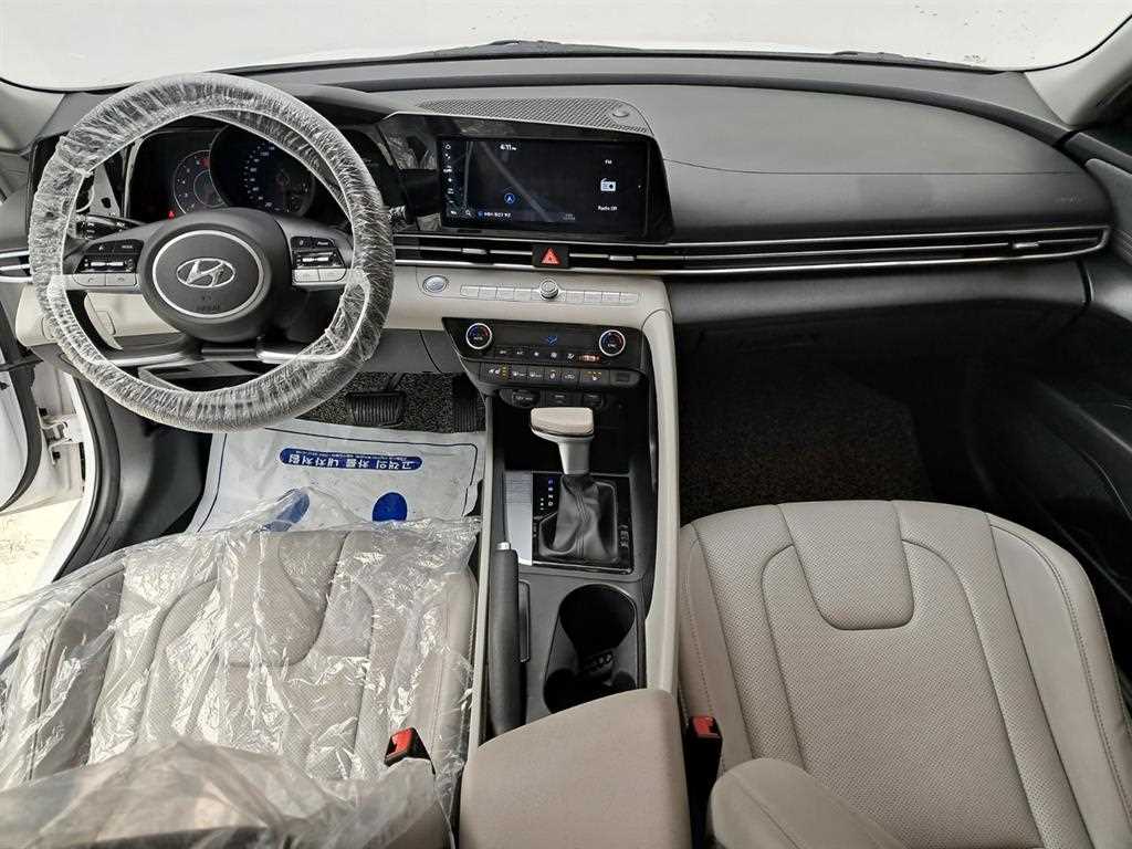HYUNDAI Avante - Vista 6