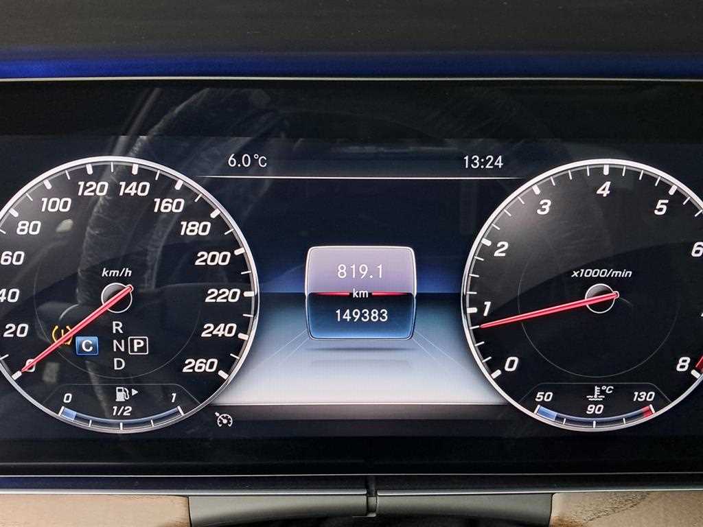 Mercedes Benz E class - Vista 8