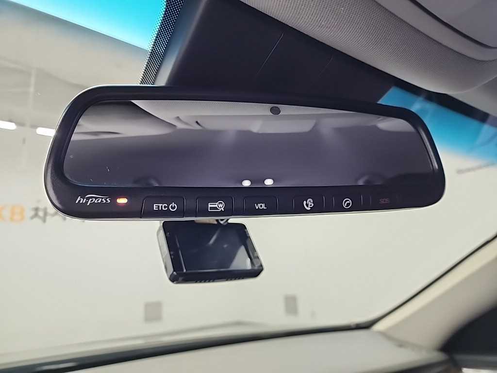 HYUNDAI Genesis - Vista 8