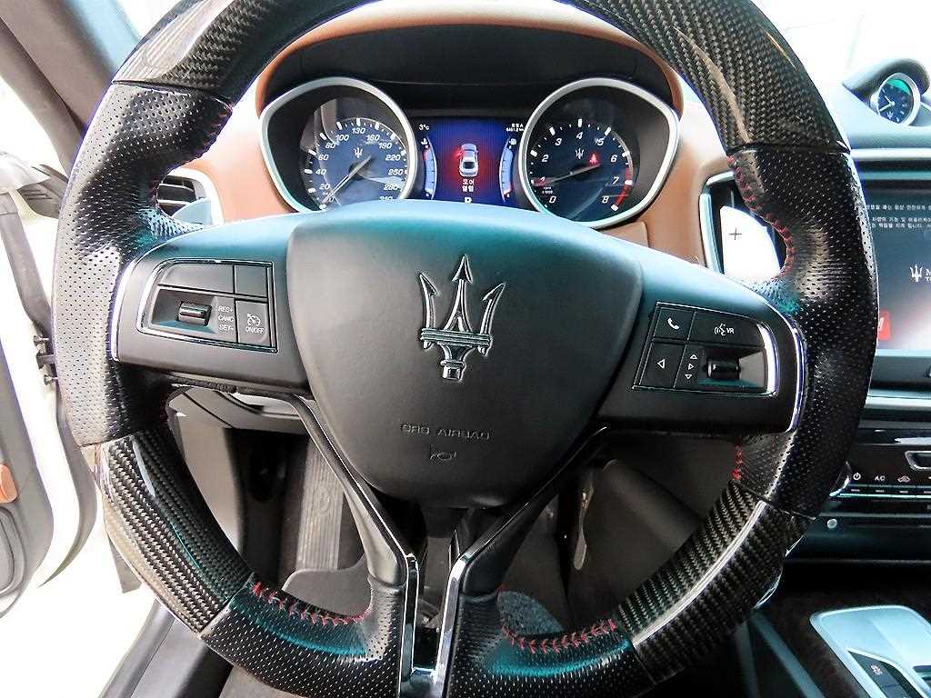 Maserati Ghibli - Vista 8