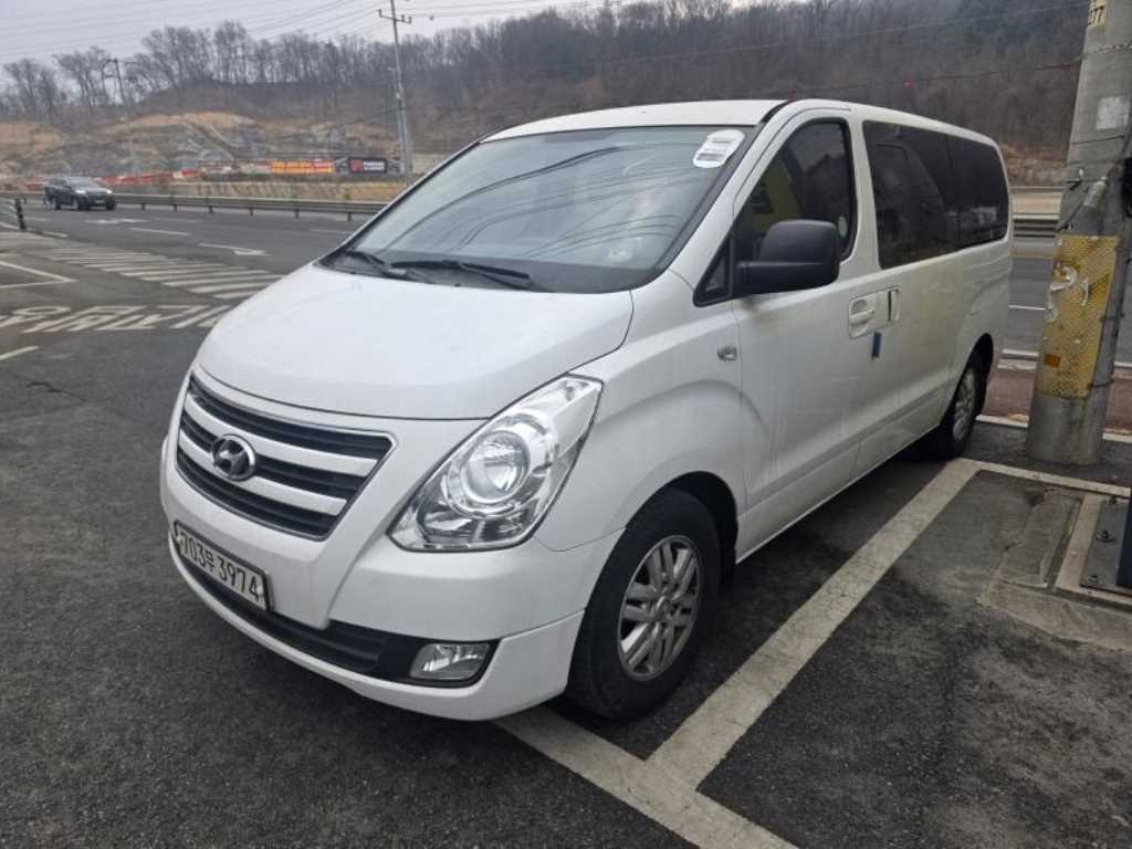 HYUNDAI Starex - Vista 5