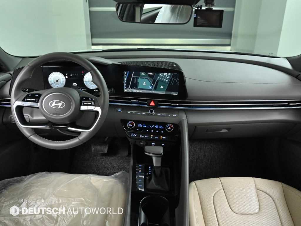 HYUNDAI Avante - Vista 7