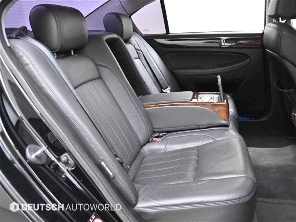 HYUNDAI Genesis - Vista 12