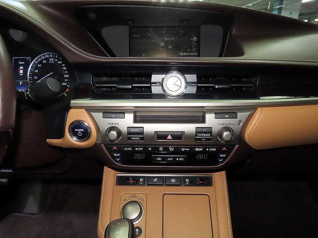 Lexus ES - Vista 11