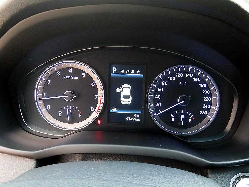 HYUNDAI Grandeur - Vista 9