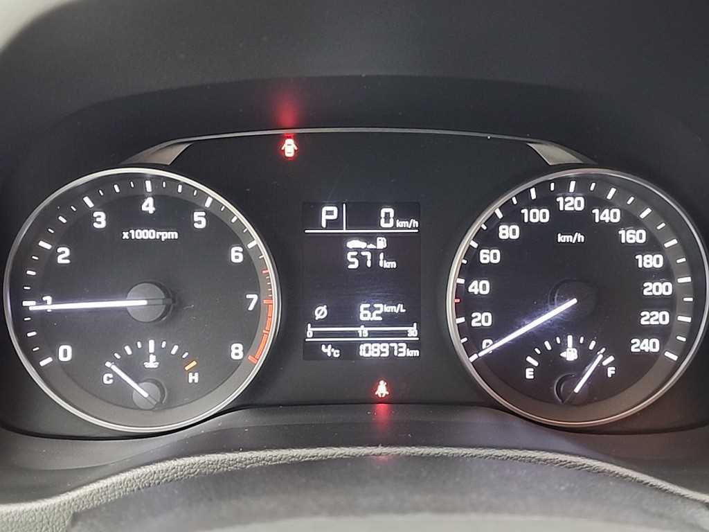 HYUNDAI Avante - Vista 6