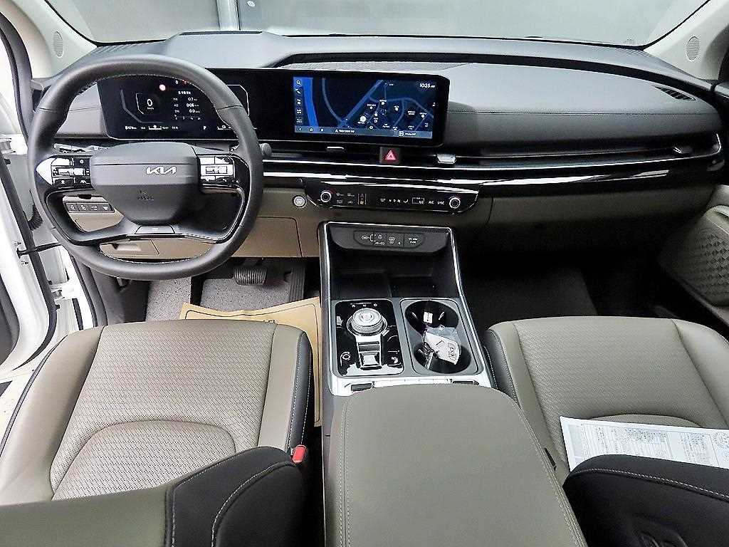 KIA Carnival - Vista 7