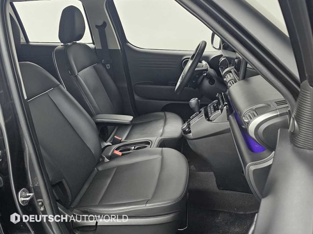 HYUNDAI Casper - Vista 10