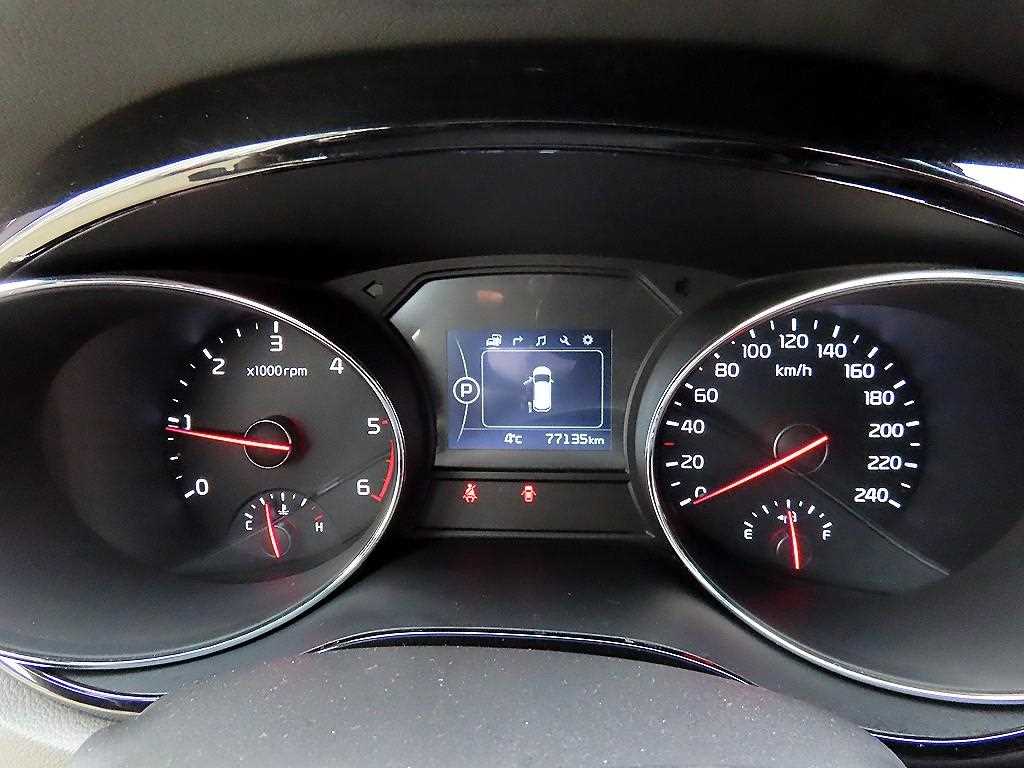 KIA Carnival - Vista 9