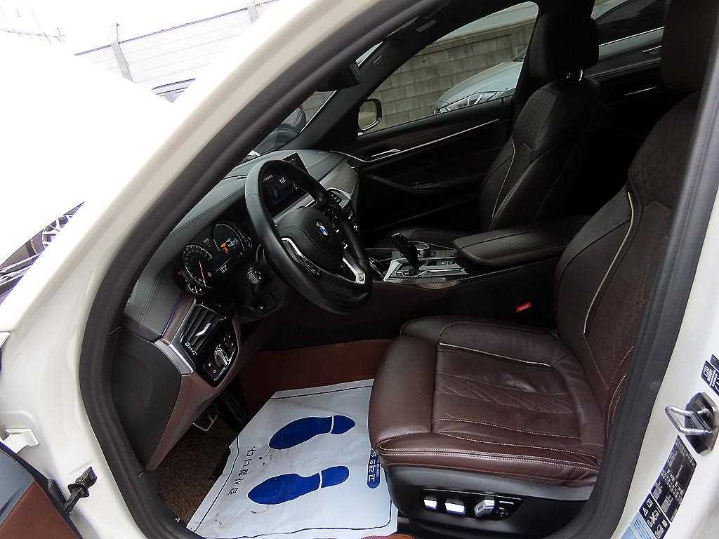 BMW 5 Series - Vista 5