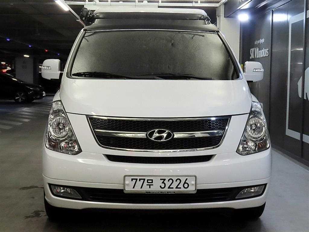 HYUNDAI Starex - Vista 2