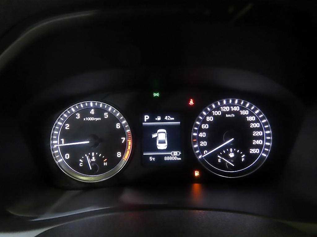 HYUNDAI Sonata - Vista 9