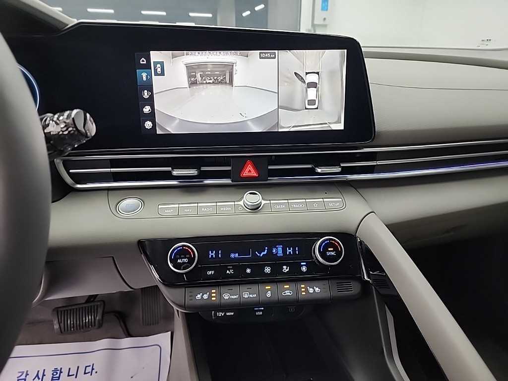 HYUNDAI Avante - Vista 10