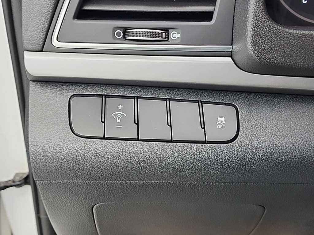 HYUNDAI Avante 2018 Blanco - Importación desde Corea - HF Imports Iquique - Foto 15