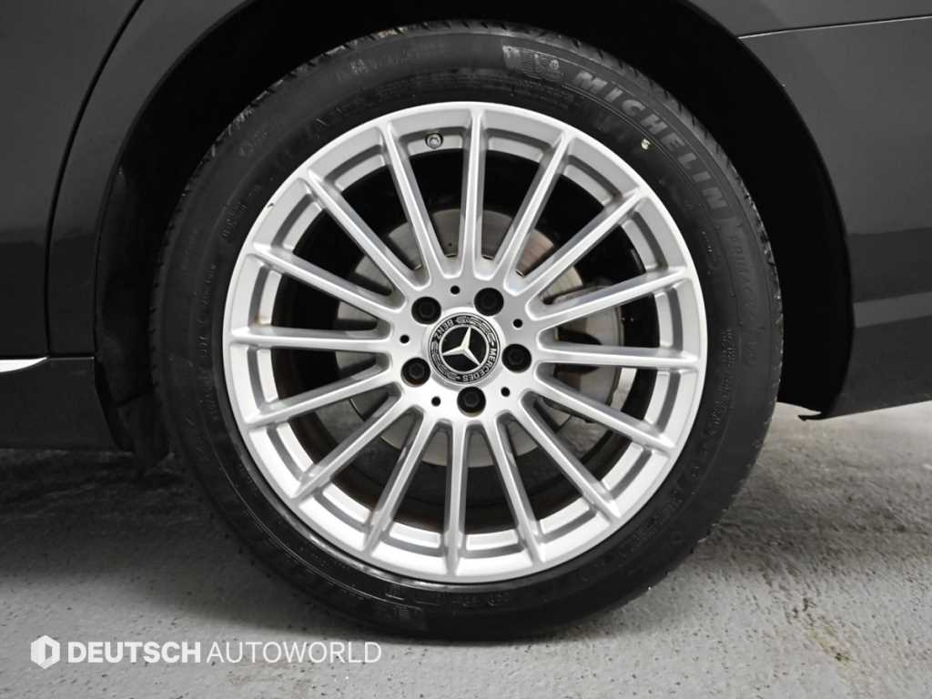 Mercedes Benz E class - Vista 5