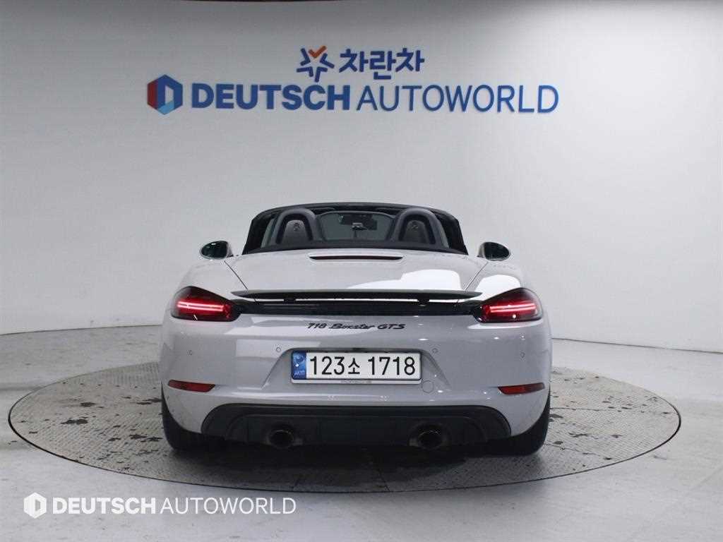Porsche 718 - Vista 4