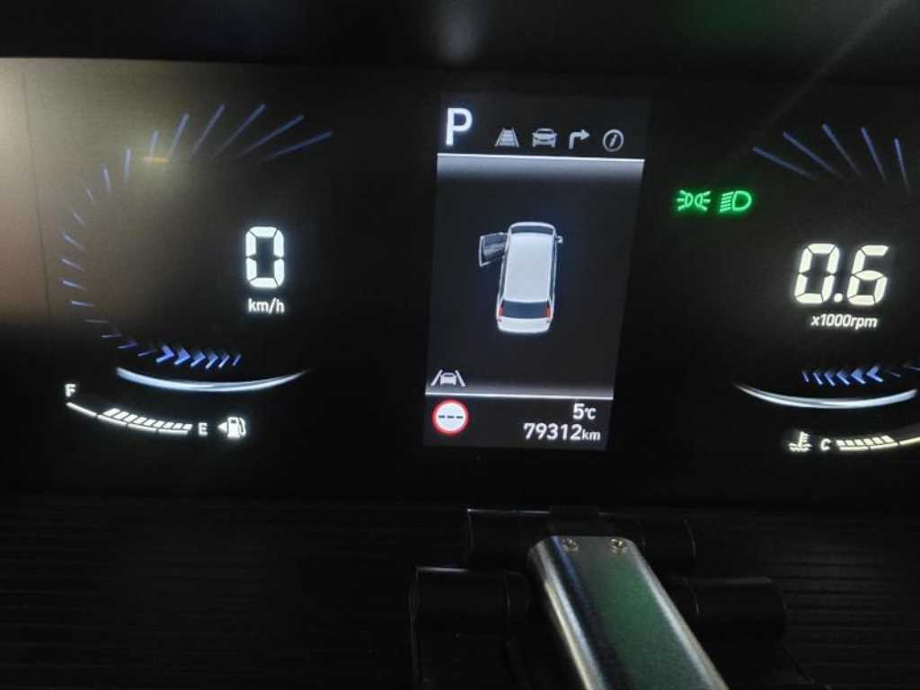 HYUNDAI Staria - Vista 2