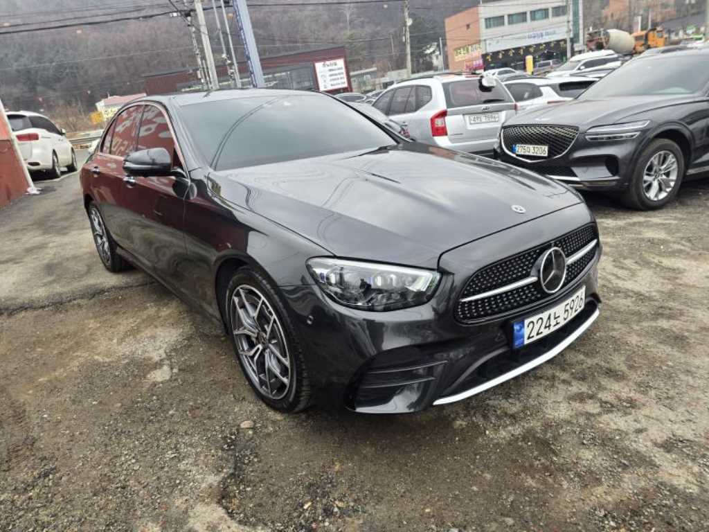 Mercedes Benz E class - Vista 3