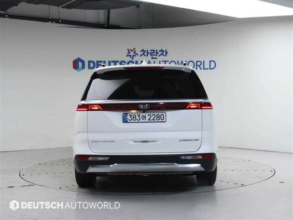 KIA Carnival - Vista 4