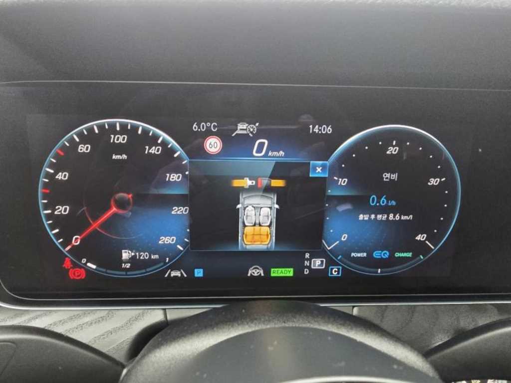 Mercedes Benz E class - Vista 12