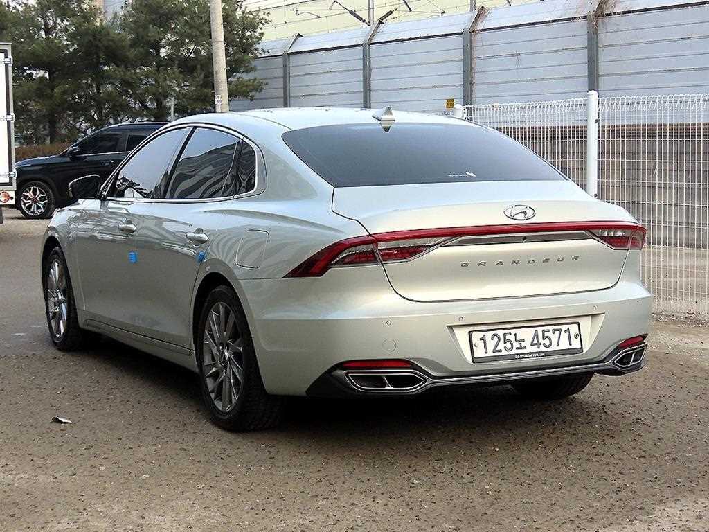 HYUNDAI Grandeur - Vista 3