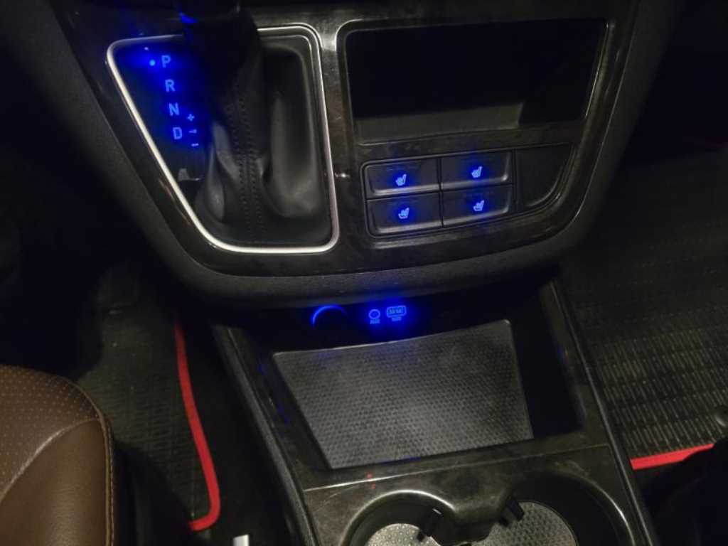 HYUNDAI Starex - Vista 5