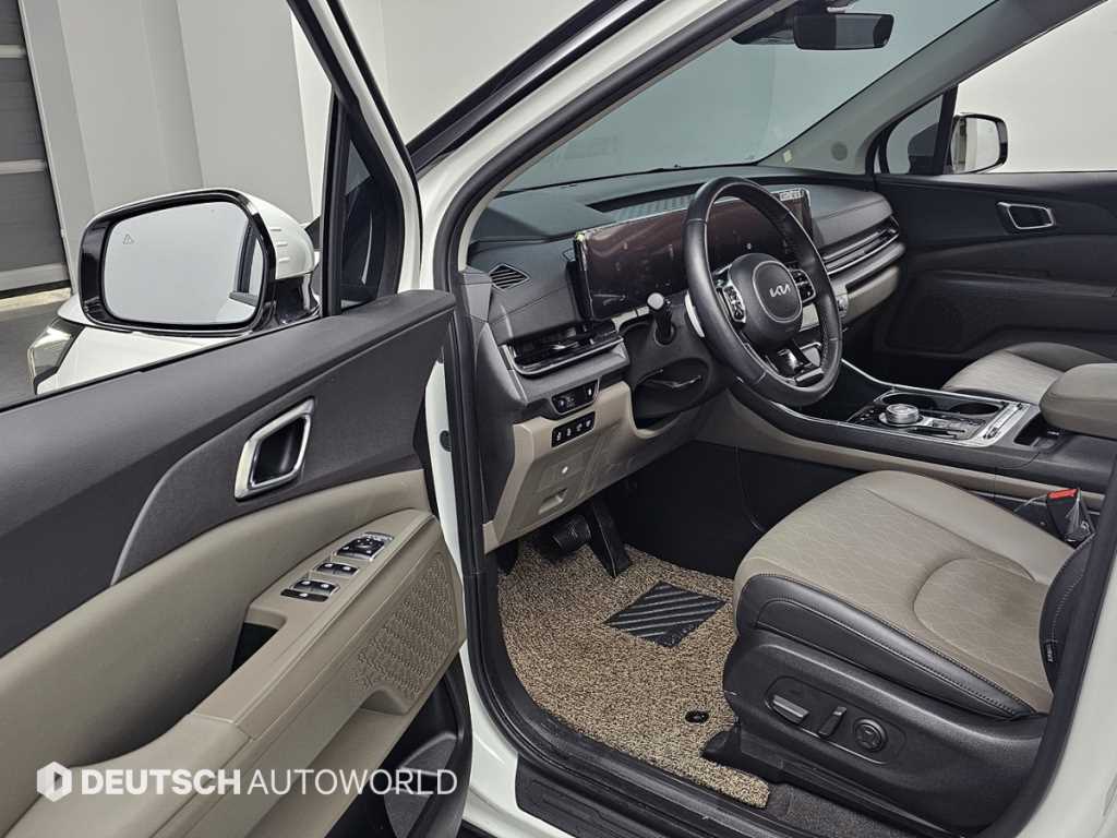 KIA Carnival - Vista 11