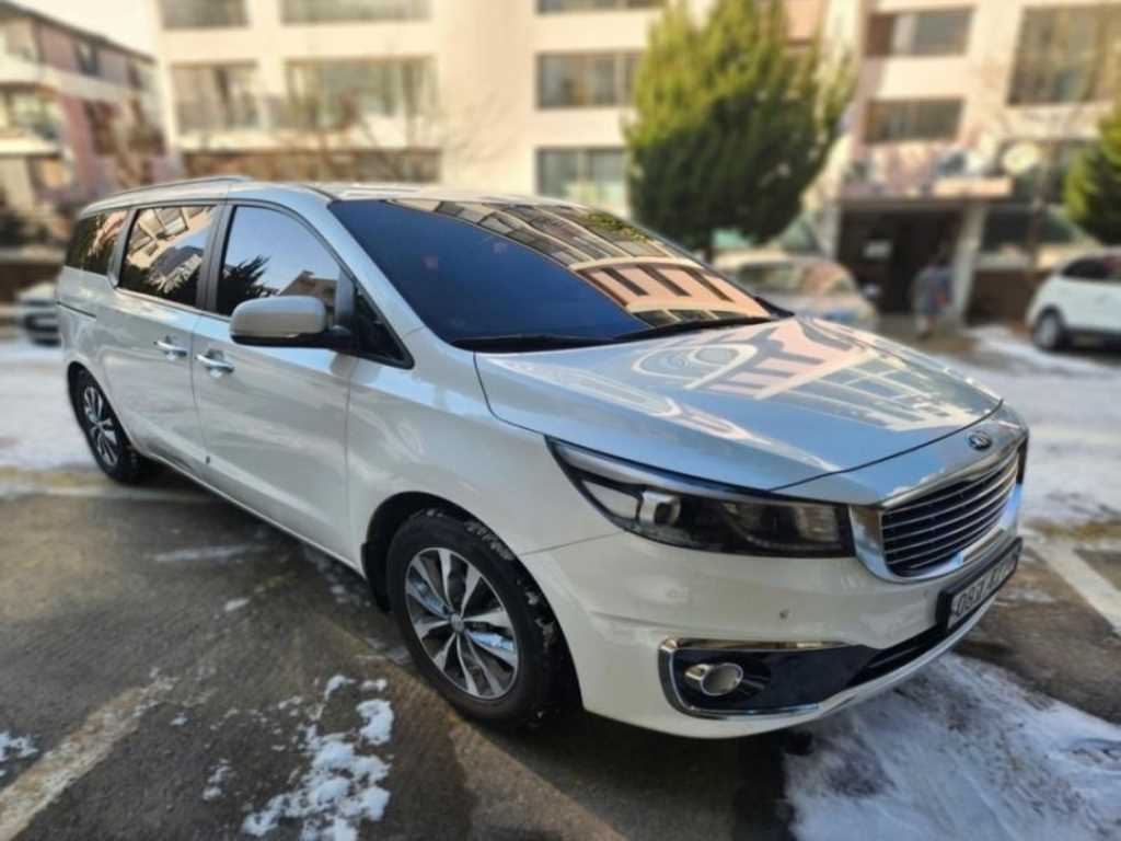 KIA Carnival - Vista 3