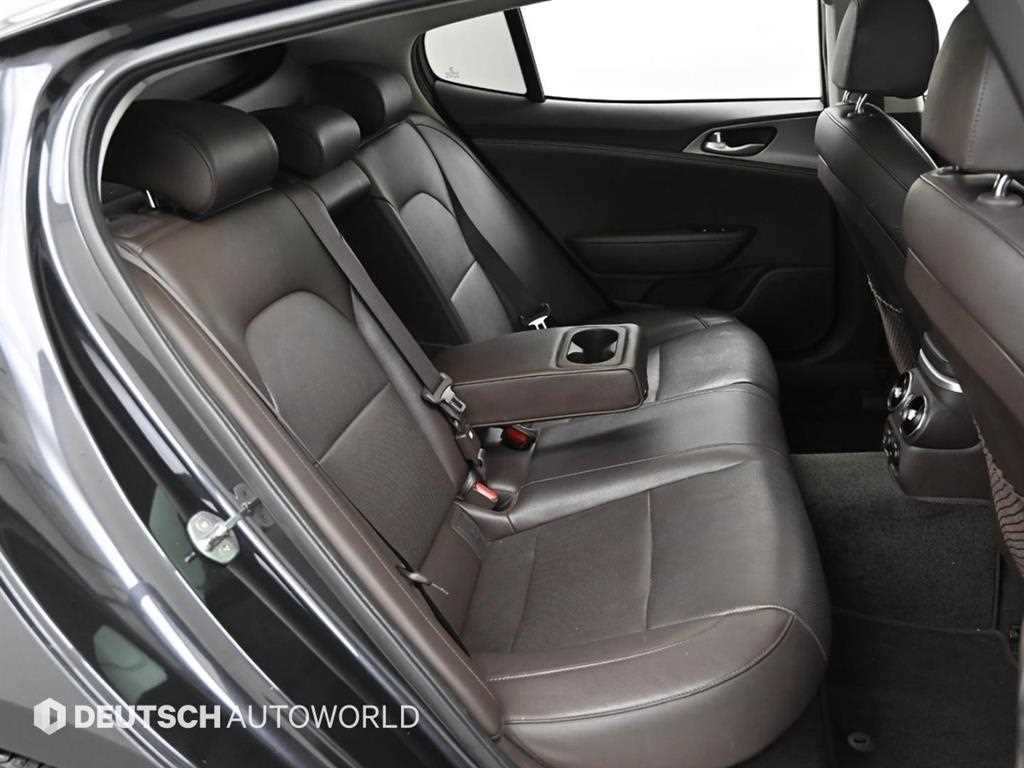 KIA Stinger - Vista 12