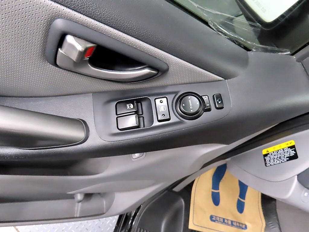 HYUNDAI Starex - Vista 11