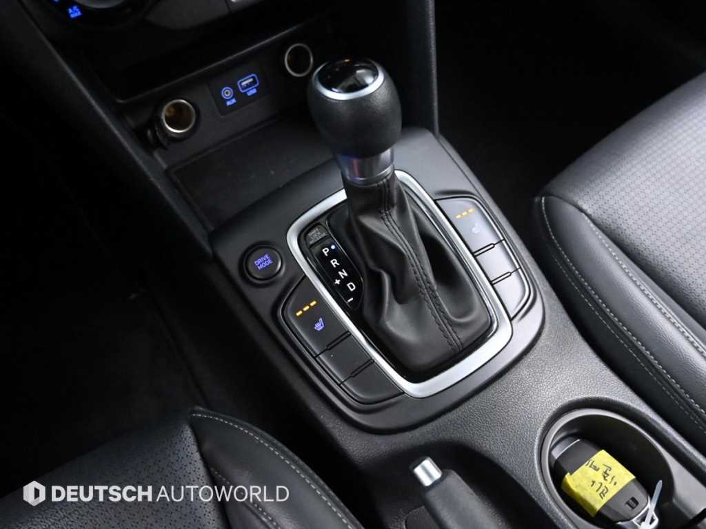 HYUNDAI Kona - Vista 8