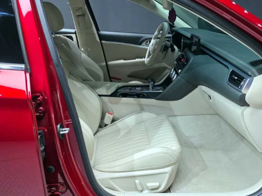 Genesis G70 - Vista 9