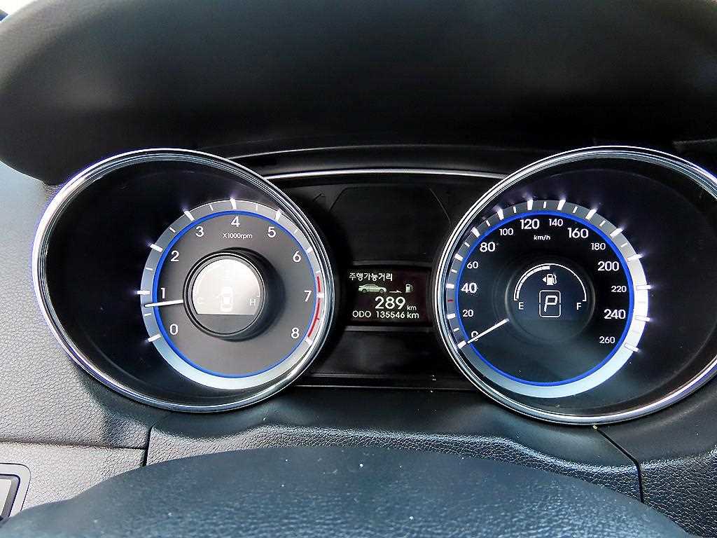 HYUNDAI Sonata - Vista 9